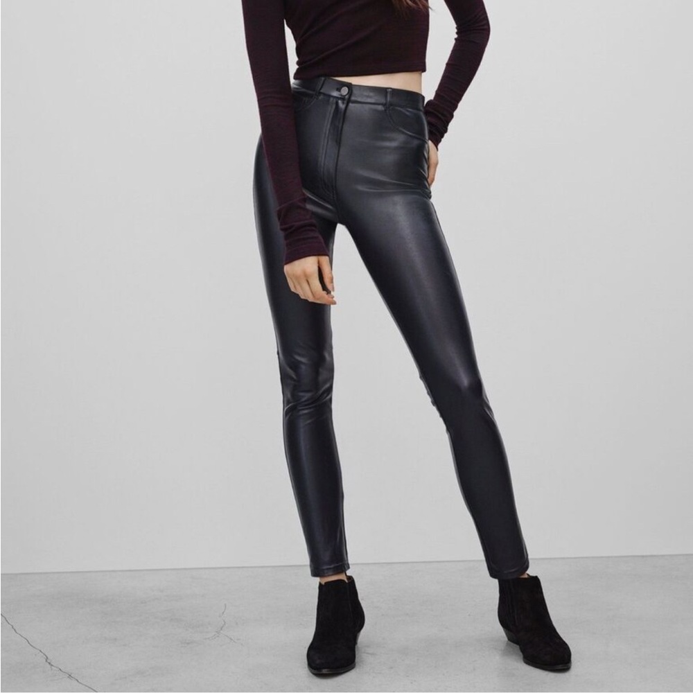 Aritzia Wilfred Free Daria leggings 00 - NWOT